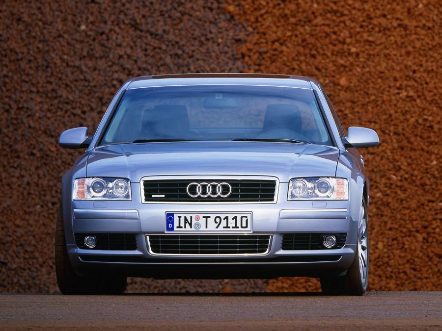  Audi A8 4.2 Quattro (D3) 2003 года  (фото 15 из 30)